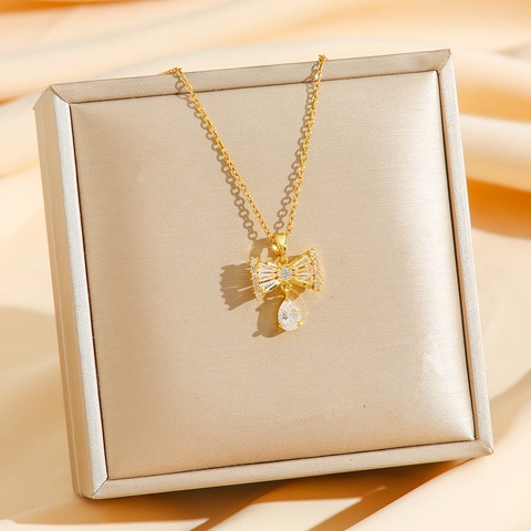 Schleife Anhänger Halskette Edelstahl Mit Funkelndem Zirkonia Birnenschliff Wassertropfen Eleganter Modeschmuck Für Damen