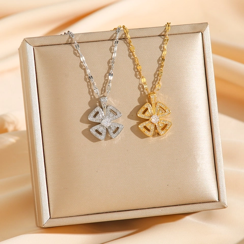Hohlblumen Kleeblatt Anhänger Halskette Edelstahl Zirkonia Pavé Elegante Schlüsselbeinkette Schmuck Für Damen Mode