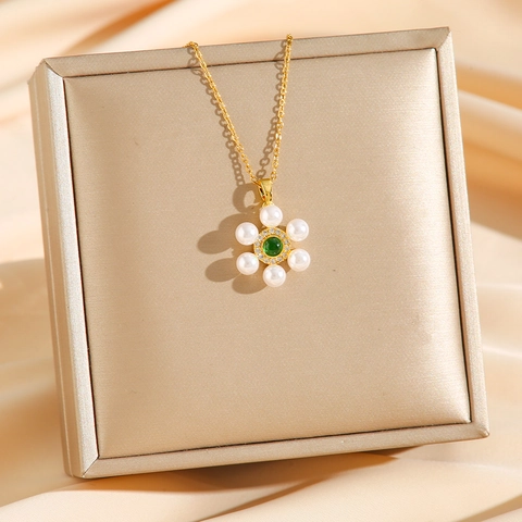 Flower Pendant Necklace Titanium Steel 18K Gold Plated Emerald Green Zircon White Artificial Pearl Rhinestone Vintage Elegant Women