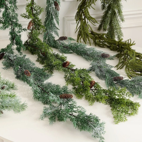 Künstliche Weihnachtsguirlande Kiefernnadeln Rattan Mit Zapfen Schneebedeckt Rote Beeren Wanddekoration