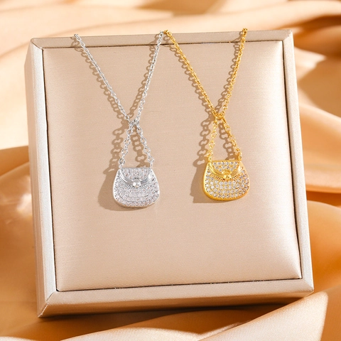 Collana Pendente Borsa Donne Acciaio Titanio Rame Micro Pavé Zircone Placcato Oro 18K Lusso Leggero Catena Brillante