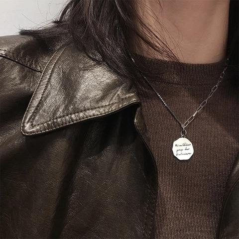 Asymmetrische Kette Damen Versilbert Unregelmäßiger Achteckiger Anhänger Französische Gravur Geometrischer Schmuck