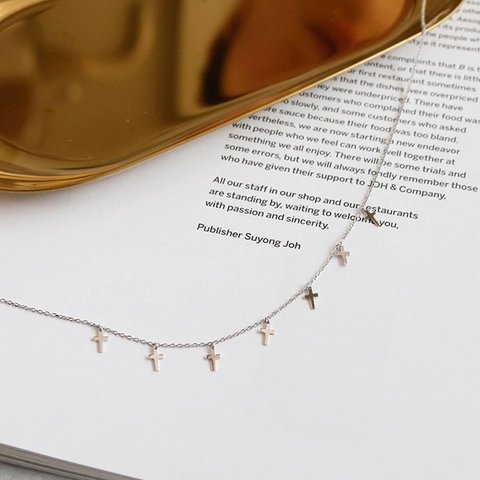 Minimalistische Kupfer Kreuz Anhänger Halskette Für Frauen Versilbert Mehrere Kleine Kreuze Ins Stil Schlüsselbein Kette