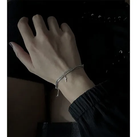 Doppelschichtiges Armband Versilbertes Kupfer Mit Kreuzanhänger Herzanhänger Retro Dunkler Stil Minimalistischer Punk Schmuck Für Frauen