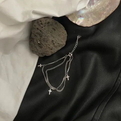 Doppelschichtiges Armband Versilbertes Kupfer Mit Kreuzanhänger Herzanhänger Retro Dunkler Stil Minimalistischer Punk Schmuck Für Frauen