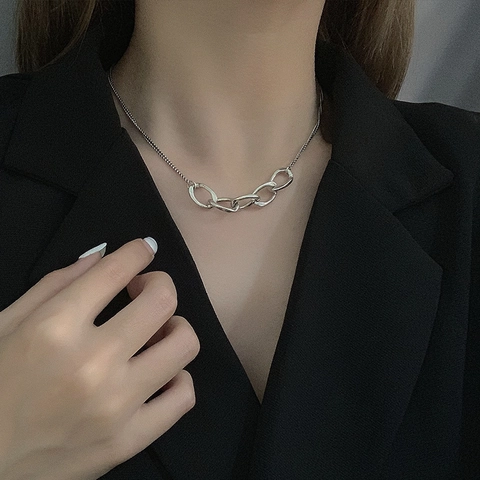 Geometrische Ineinandergreifende Ovale Ring Anhänger Halskette Kupfer Versilbert Minimalistisch Kalt Stil Retro Schmuck Für Frauen