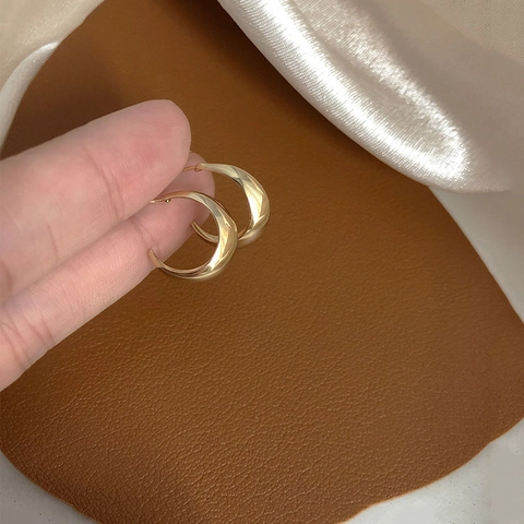 Minimalistische C Vorm Creolen Gepolijst Koper Dikke Halve Maan Oorknopjes Met 925 Sterling Zilveren Oorsteker Voor Vrouwen Modern