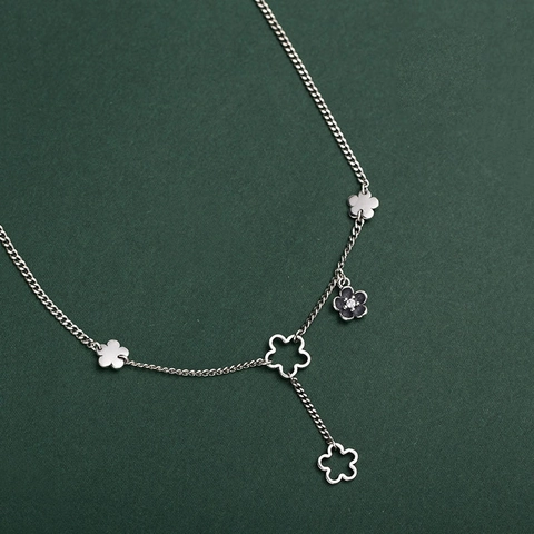 Collana Pendente Fiore Di Prugno Vintage Rame Smalto Nero Zircone Cavo Floreale Elegante Gioielli Per Donne