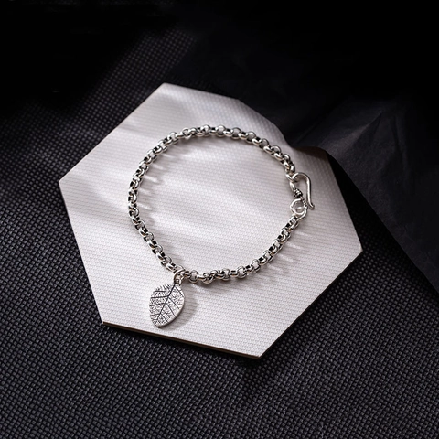 Vintage Silber Beschichtet Kupfer Blatt Anhänger Armband Frauen Einfacher Retro Stil Rundgliederkette Schmuck S-Haken Verschluss