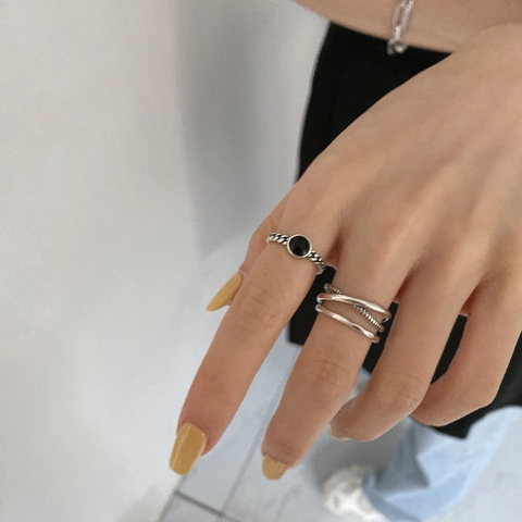 Anello Aperto Regolabile Retrò Rame Placcato Argento Vintage Pietra Rotonda Nera Design A Croce Multistrato Per Donna