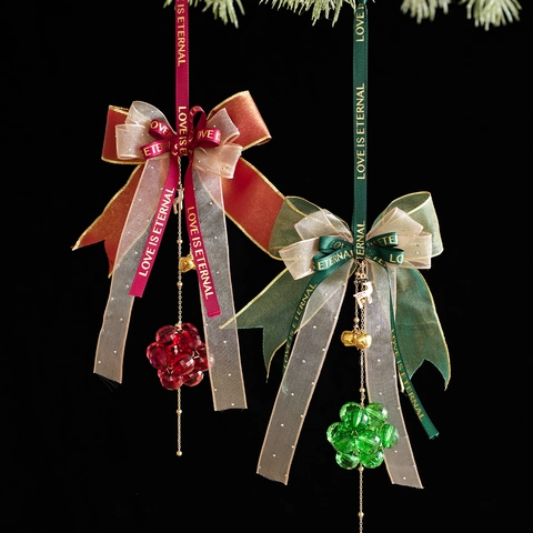 Décoration De Noël Suspendue Noeud En Ruban Multi Couches Avec Cloche En Alliage Pendentif Cristal Plastique Imprimé Love Is Eternal