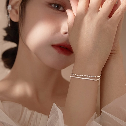 Zweilagiges Armband Mit Reiskornperlen Und Gypsophila-Kette Versilbertes Kupfer Minimalistischer Schmuck Für Damen
