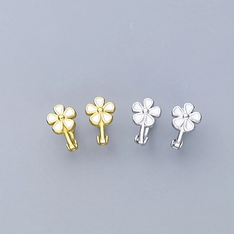 Daisy Flower Huggie Hoop Earrings White Enamel Five Petal Floral Copper Plated Retro Sweet Jewelry For Women Girls