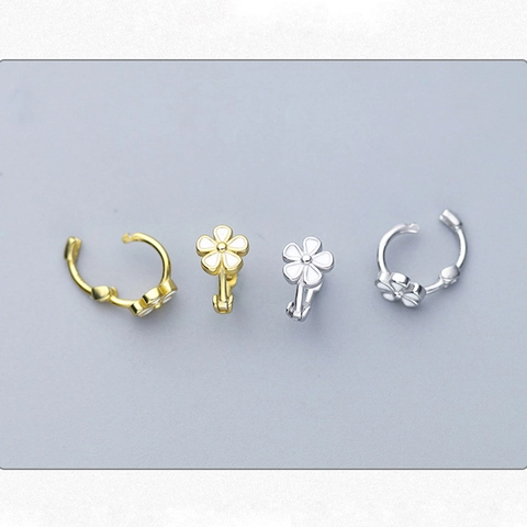 Daisy Flower Huggie Hoop Earrings White Enamel Five Petal Floral Copper Plated Retro Sweet Jewelry For Women Girls