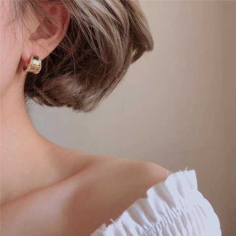 Geometrische C-Vorm Oorknopjes Met Zilveren Oorknopje Koper Verguld Golvende Textuur Retro Stijl Sieraden Voor Dames
