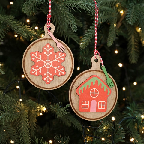 Wooden Christmas Round Plaque Ornament Gingerbread Man Snowflake House Design For Xmas Tree Festive Home Party Decoration