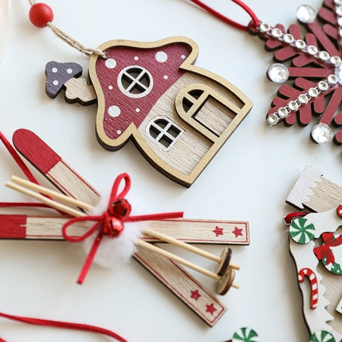 Wooden Christmas Hanging Ornaments Painted Wood Gingerbread House Snowflake Skis Mushroom House Xmas Tree Decoration Gift