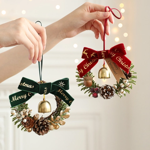 Mini Christmas Wreath Pendant Rattan Pine Cone Berry Velvet Bow Metal Bell Ornament For Festive Holiday Door Tree Decoration