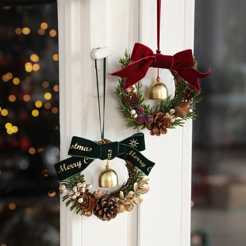 Mini Christmas Wreath Pendant Rattan Pine Cone Berry Velvet Bow Metal Bell Ornament For Festive Holiday Door Tree Decoration
