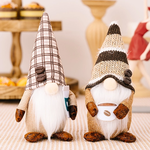 Poupée en Peluche Gnome Sans Visage Thème Café Ornement de Bureau Style Nordique Décoratif Chapeau Plaid Rayé Gonk Avec Grains de Café Pour Décoration de Table