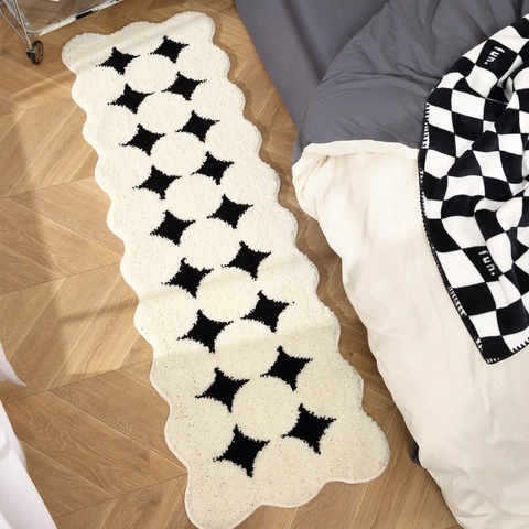 Nordische Crème Stijl Gegolfde Rand Loper Tapijt Voor Slaapkamer Polyester Vlokken Bedmat Zwart Ster Patroon Antislip