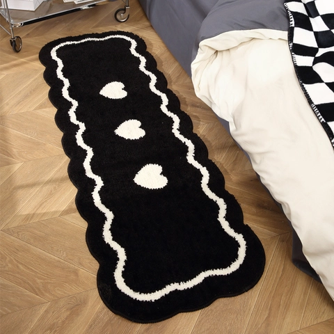 Non-Slip Soft Flocked Bedside Runner Rug Modern Minimalist Heart Pattern Bedroom Area Rug Absorbent Carpet For Living Room Home Decor