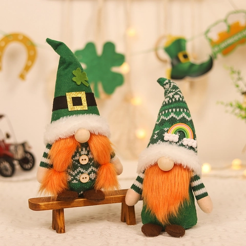 Gnomo di San Patrizio Peluche Leprechaun Irlandese Ornamento Con Trifoglio Arcobaleno Verde Svedese Tomte Casa Festa Figurina Festiva
