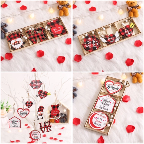 Ornamenti Appesi in Legno di San Valentino Cuore Gnomo Orso Forma Lettera Love Ciondoli Rosso Nero Buffalo Plaid Casa Festa