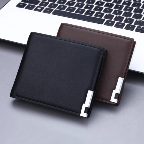 Heren Zakelijke PU Lederen Korte Bifold Portemonnee Met Zilveren Metalen Decor Multi-Card Slots Casual Slim Billfold Voor Dagelijks Gebruik