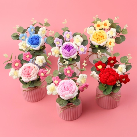 Handmade Crochet Rose Flower Potted Plant Knitted Wool Artificial Floral Arrangement Ceramic Pot Desktop Office Decor Gift