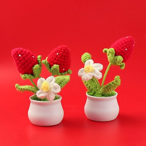 Handmade Crochet Strawberry Potted Plant Artificial Flower Desktop Ornament Yarn Knitted Mini Plant For Home Office Car Decor Gift
