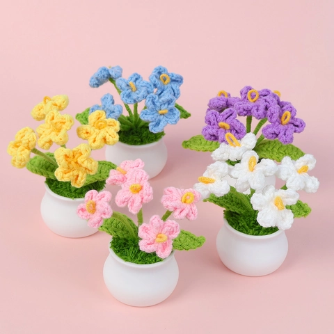 Handmade Crochet Mini Flower Potted Plant Forget-Me-Not Desk Decor Yarn Knitted Artificial Bloom Home Ornament