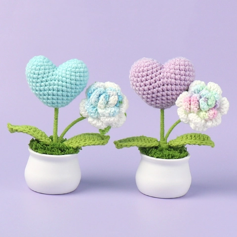 Hand Crocheted Artificial Potted Rose Flower Heart Shape Knitted Woolen Yarn Mini Desktop Car Dashboard Decor Cozy Gift