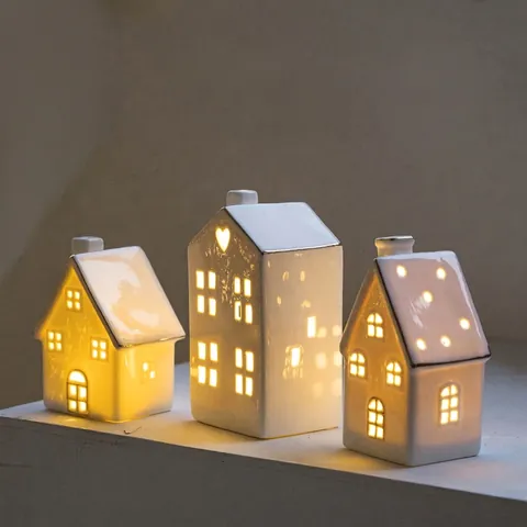 Decorazioni Per La Casa In Miniatura In Ceramica Lucente Di Natale LED Caldo Traforato Arredo Scrivania Porcellana Nordica