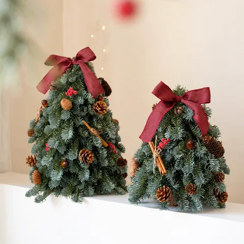 Decoración de Árbol de Navidad de Mesa de Abeto Nobel Simulado Con Luces LED Piñas Canela Bayas Para Oficina Hogar Ambiente Festivo