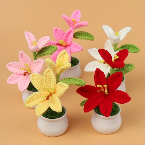Handmade Crochet Lily Potted Plant Simulation Wool Knitted Flower Mini Tabletop Ornament Home Office Car Decor Gift