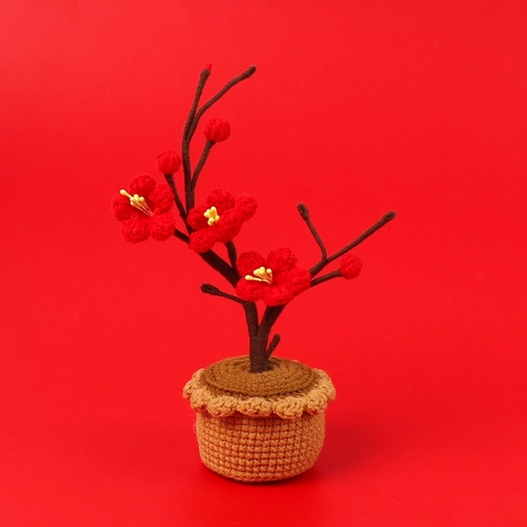 Handmade Crochet Winter Plum Blossom Artificial Potted Plant Woolen Yarn Flower Desktop Ornament For Home Decor Gift