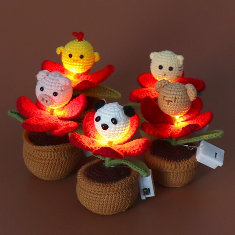 Pianta In Vaso Di Animali All'uncinetto In Filato Fatta A Mano Luce Notturna LED Decorazione Da Scrivania Luminosa Kawaii Amigurumi Panda Orso Regalo