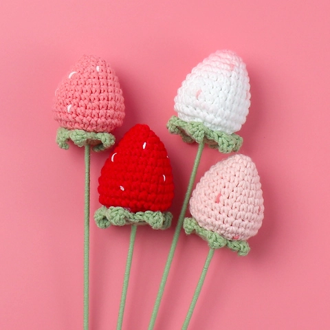 Handgefertigter Gehäkelter Erdbeerblumenstiel Garn Gestrickte Künstliche Pflanze Für Heimdekor Fotografie Requisiten Geschenk
