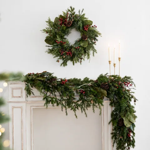 High Grade Christmas PE Garland Wreath With Pine Cones Red Berries Realistic Forest Style For Fireplace Wall Window Home Decor