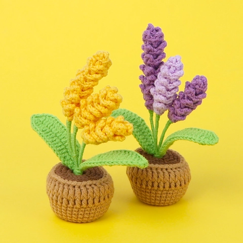 Handmade Crochet Lavender Potted Plant Knitted Mini Flower Desktop Ornament Cute Artificial Yarn Floral Home Decor