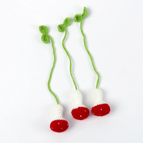 Handmade Crochet Mushroom Pendant Cute Red White Polka Dot Bag Charm Yarn Knitted Keychain For Backpack Schoolbag Decor Gift