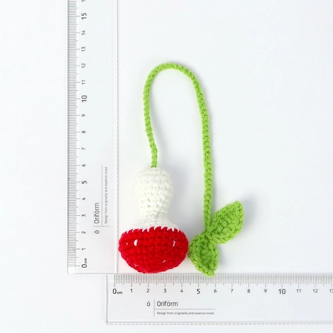 Handmade Crochet Mushroom Pendant Cute Red White Polka Dot Bag Charm Yarn Knitted Keychain For Backpack Schoolbag Decor Gift