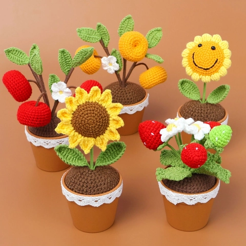 Handmade Crochet Potted Plant Artificial Sunflower Strawberry Orange Fruit Flower Desktop Decoration Knitted Potted Ornament Gift Home Office Decor