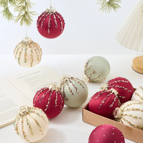 Boules de Noël Enveloppées de Satin Avec Paillettes Perlées Bourgogne Vert Sauge Champagne Décorations Festives à Suspendre