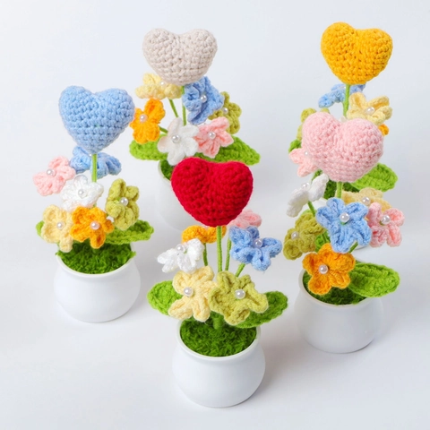 Handmade Crochet Heart Potted Plant Forget-Me-Not Flower Ornament For Office Desk Car Decoration Gift