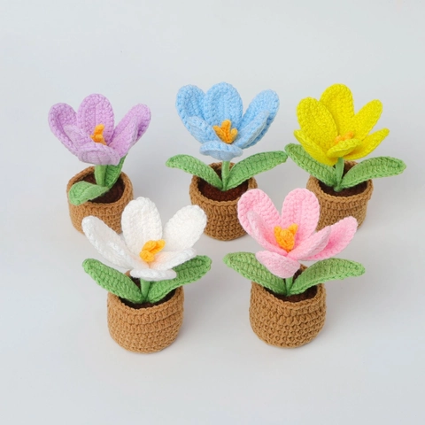 Handmade Crochet Tulip Artificial Potted Flower Knitted Wool Desktop Decoration Cozy Home Office Decor Gift