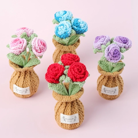 Handgefertigte Häkel Rose Topfpflanze Garn Gestrickte Blumen Mit Braunem Topf Für Zuhause Tischdeko Pastoral Geschenk