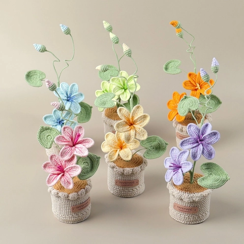 Handmade Crochet Potted Flower Knitting Artificial Yarn Flowers Home Office Table Decor Cute Gift For Friends