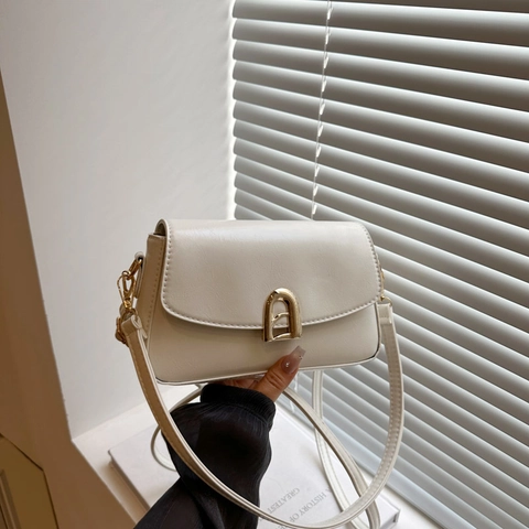 Vintage PU Leather Crossbody Bag For Women Retro Square Shoulder Underarm Purse With Golden Arch Buckle Fashion
